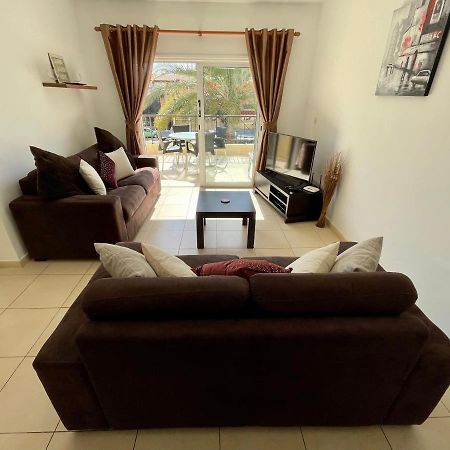 109 Queens Gardens, Paphos Apartment ภายนอก รูปภาพ