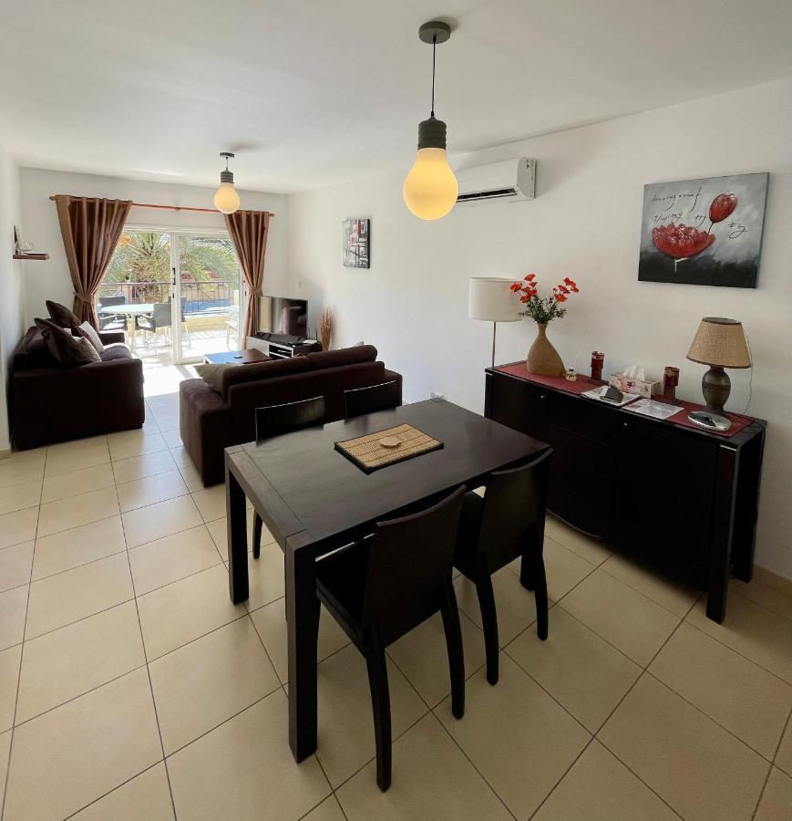 109 Queens Gardens, Paphos Apartment ภายนอก รูปภาพ