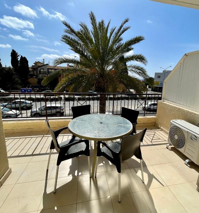 109 Queens Gardens, Paphos Apartment ภายนอก รูปภาพ