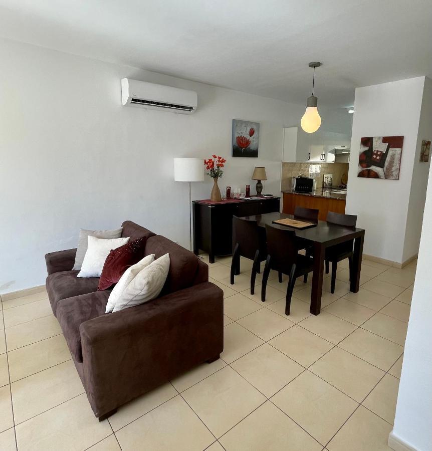 109 Queens Gardens, Paphos Apartment ภายนอก รูปภาพ