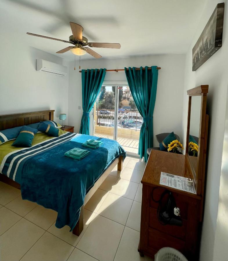 109 Queens Gardens, Paphos Apartment ภายนอก รูปภาพ