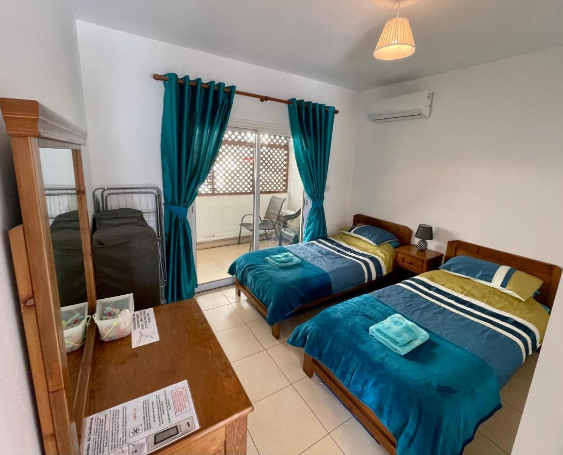 109 Queens Gardens, Paphos Apartment ภายนอก รูปภาพ