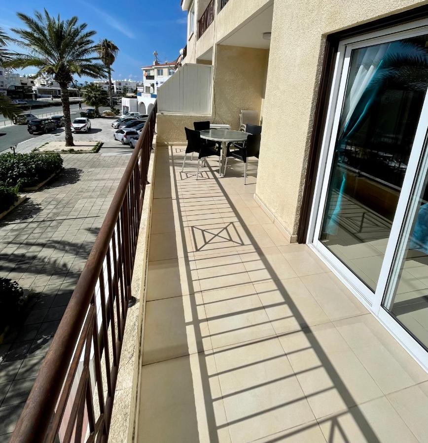 109 Queens Gardens, Paphos Apartment ภายนอก รูปภาพ