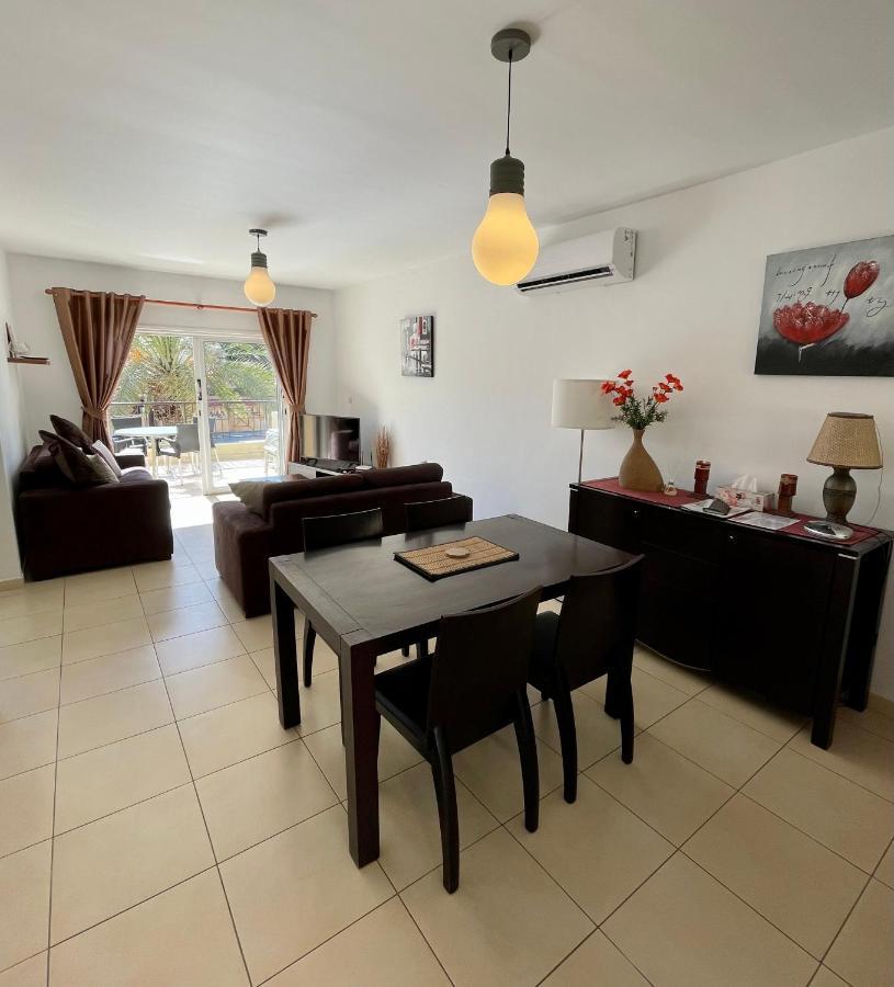 109 Queens Gardens, Paphos Apartment ภายนอก รูปภาพ