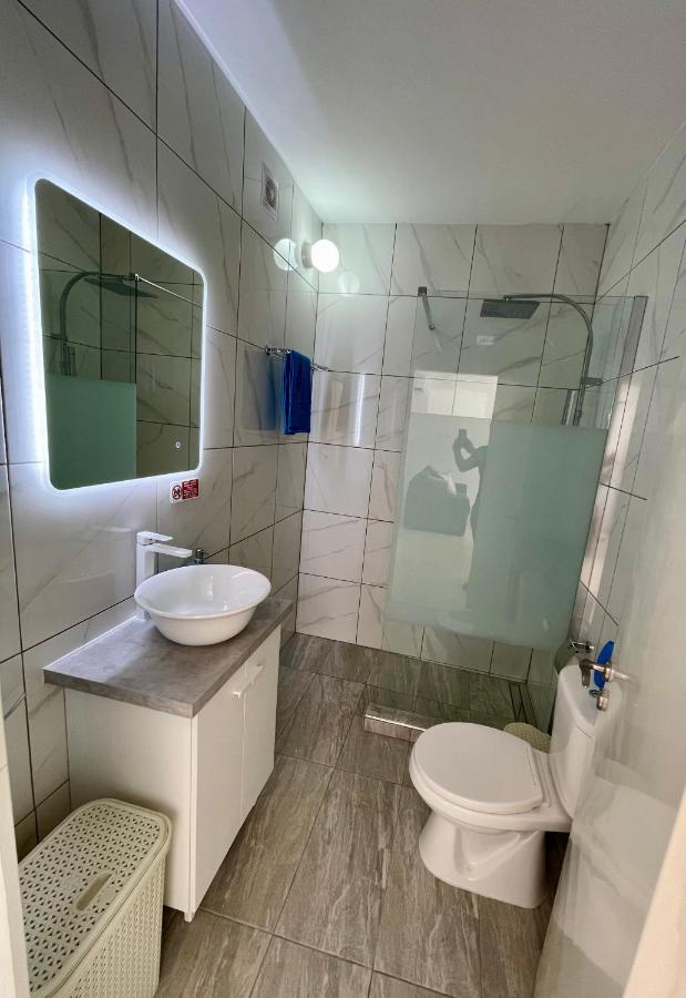 109 Queens Gardens, Paphos Apartment ภายนอก รูปภาพ